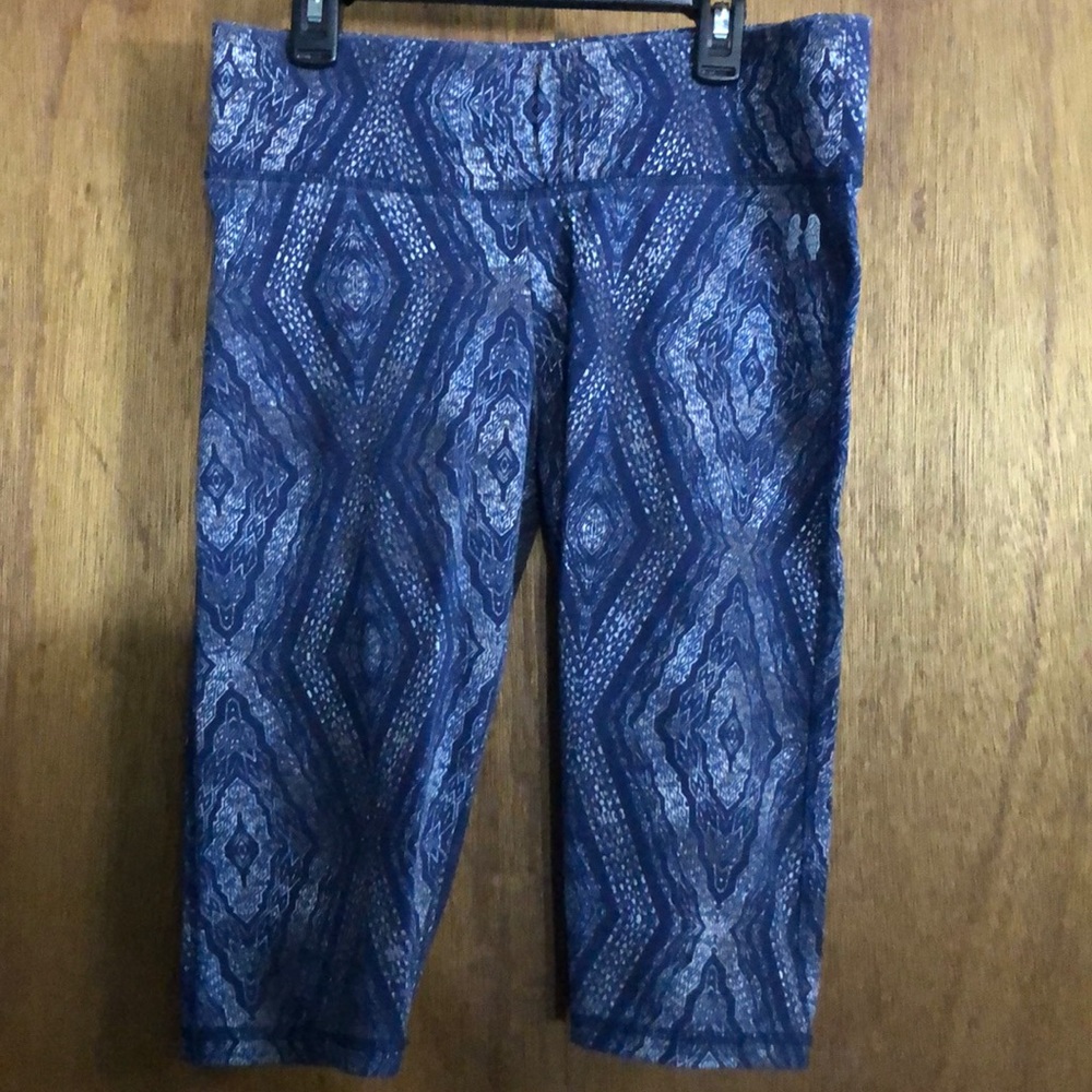 Victoria’s Secret Cropped Yoga Leggings NWOT